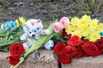 Chernihiv honors memory of those killed in rocket attack on drama theater