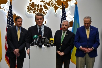 U.S. senators call on Johnson to put Ukraine aid bill to vote