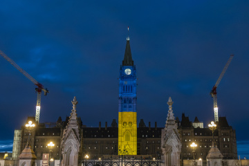 Parliament of Canada was illuminated with colors of Ukrainian flag