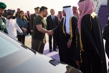 Volodymyr Zelensky arrive en Arabie Saoudite pour rencontrer le prince héritier Mohammed ben Salmane