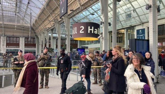 На вокзалі у Парижі чоловік із ножем напав на пасажирів, троє поранених
