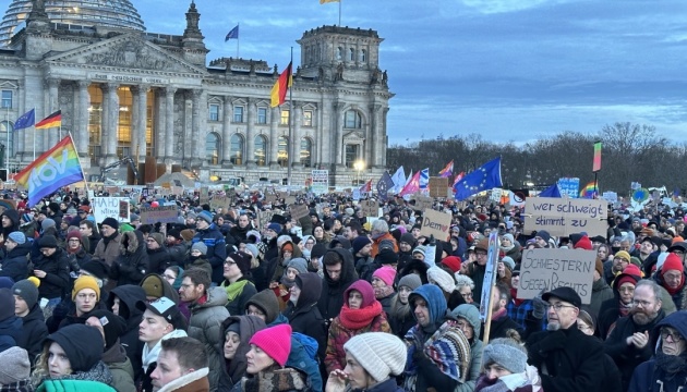 Акція проти правих екстремістів у Берліні зібрала 150 тисяч осіб