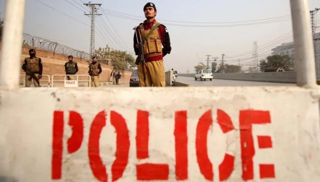 У Пакистані бойовики напали на поліцейський відділок, десятеро загиблих