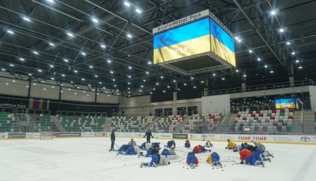Збірна України з хокею прибула на тренувальний збір до Польщі