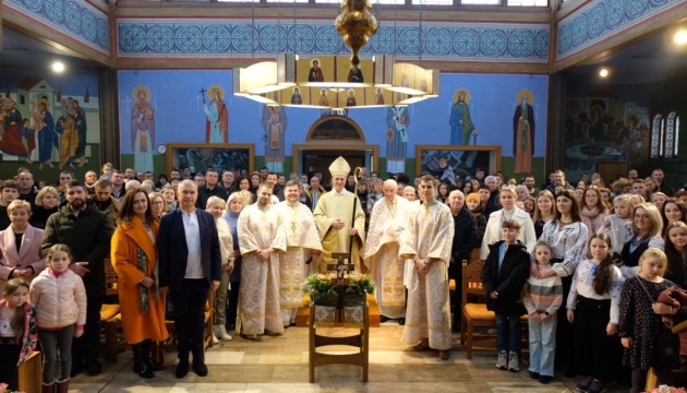 У Німеччині архиєпископ Гамбурзький помолився з українською громадою