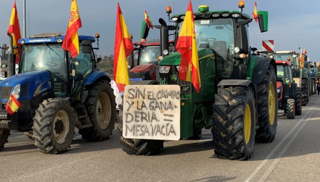 В Іспанії фермери заблокували основні автошляхи