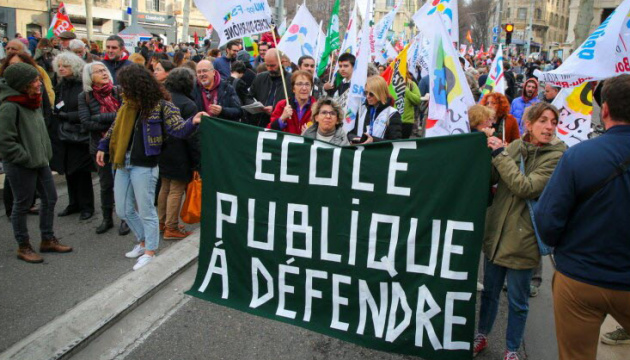 Французькі вчителі провели другий страйк