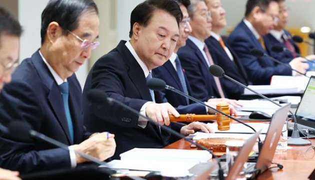 Президент Південної Кореї до місячного Нового року помилує 450 тисяч правопорушників