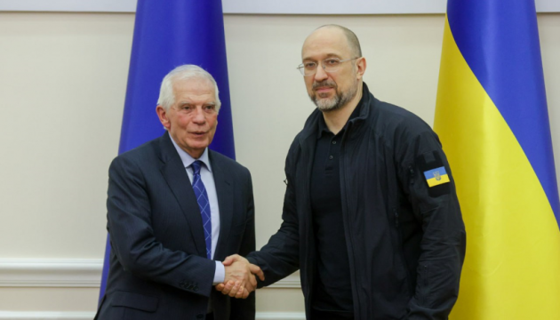 Шмигаль після зустрічі з Боррелем: Україна незабаром відчує, як Європа нарощує потужності ОПК