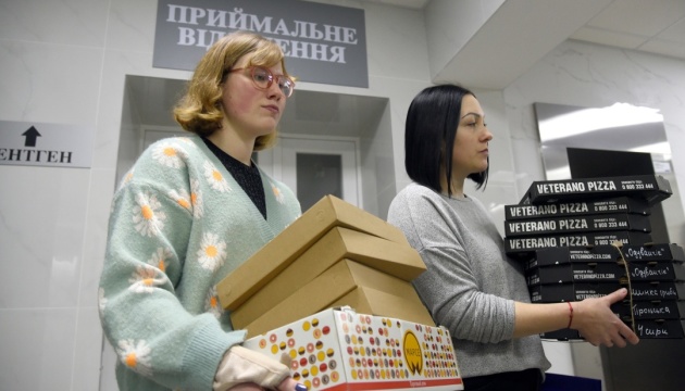 Смачні суботи: волонтерки в Києві опікуються пораненими захисниками