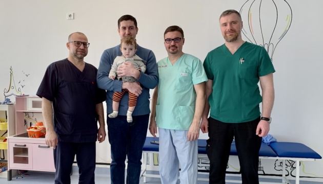 У Львові лікарі врятували дитину з пухлиною печінки вдвічі більшою за сам орган