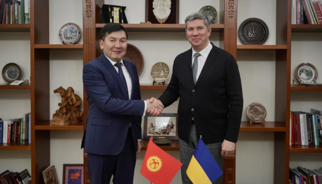 Карандєєв та представники посольства Киргизстану обговорили культурний обмін між країнами