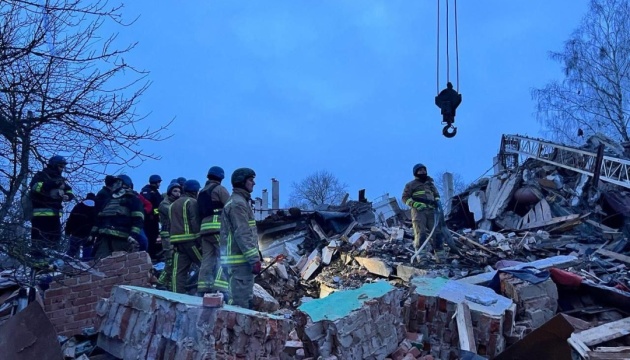 На Сумщині завершили рятувальні роботи на місці авіаційного удару