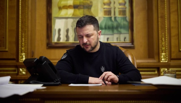 Зеленський обговорив з Макроном оборонні потреби України