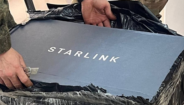 Le renseignement ukrainien confirme que l'armée russe utilise Starlink dans les territoires occupés