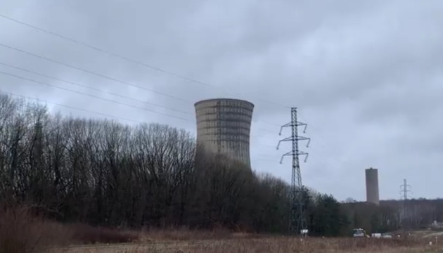 У Франції піротехніки підірвали вежу однієї з останніх вугільних електростанцій