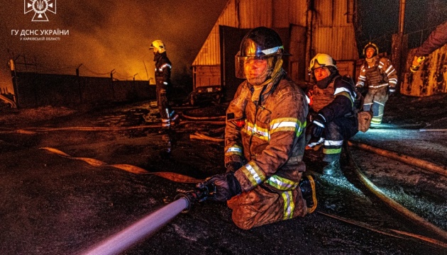 У Харкові ліквідували пожежу на нафтобазі, яка виникла внаслідок удару вночі 10 лютого