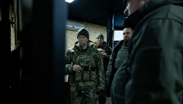 Syrskyi a Umyerov navštívili jednotky v smere Avdiyiv a Kupyan