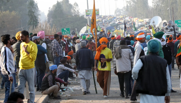 Індійські фермери призупинили марш протесту до Нью-Делі