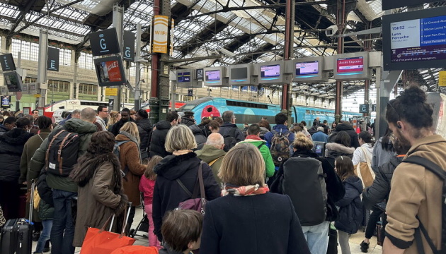 Через страйк контролерів у Франції скасували від половини до двох третин маршрутів поїздів