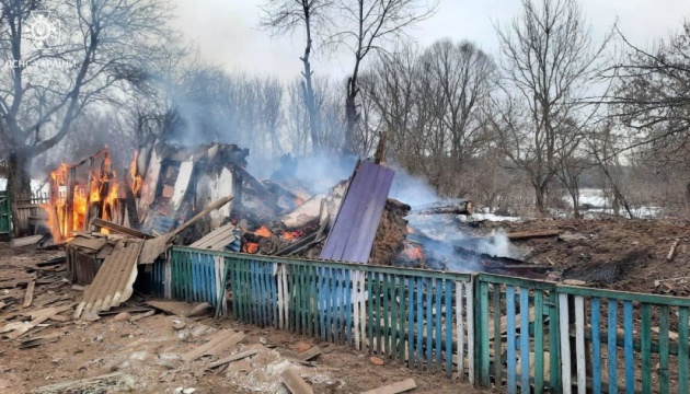 На Сумщині російський дрон влучив у приватний будинок, загинула сім'я з п'яти людей