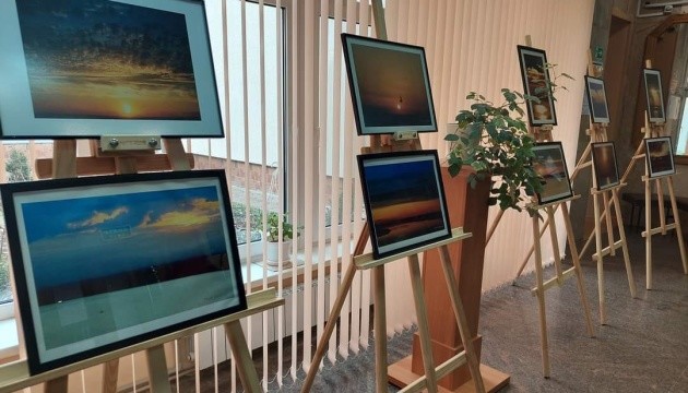 У Миколаєві відкрили виставку військовослужбовця ЗСУ Павла Саєнка «Під нашим небом»