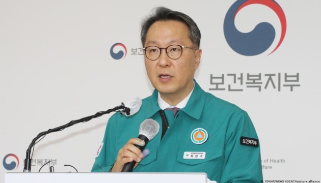 Уряд Південної Кореї наказав інтернам-страйкарям повернутися до роботи
