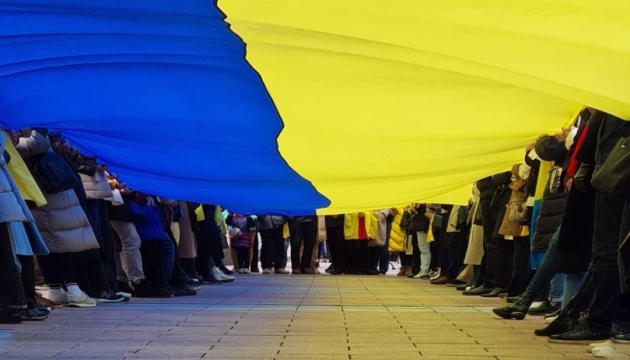 Українці в усьому світі провели акції у другу річницю повномасштабної війни