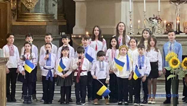 Члени Королівської родини Швеції долучилися до українського молебню у Стокгольмі