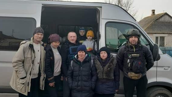 Із Бериславської громади волонтери евакуювали ще 12 жителів