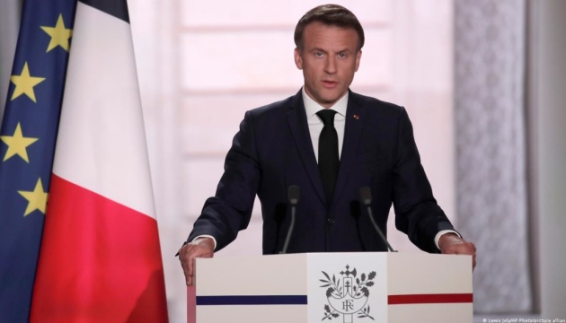Emmanuel Macron annonce la création d'une coalition pour livrer des missiles et des bombes à l'Ukraine