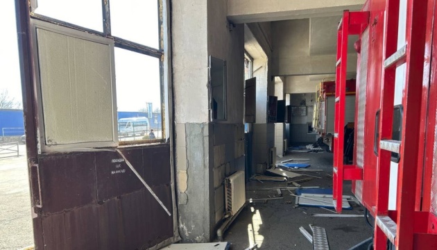 Fire station damaged in Russian shelling of Donetsk region