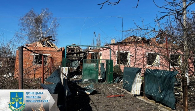Ворог за день обстріляв два райони Донеччини: загинула жінка, є поранені