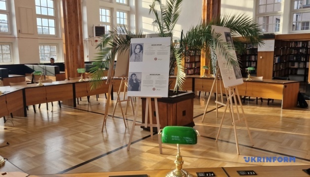 У Варшавській школі економіки відкрили виставку «Невидані дипломи»