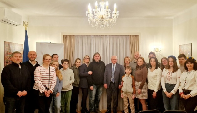 Українська громада завітала на зустріч з режисером Олесем Саніним у Страсбурзі