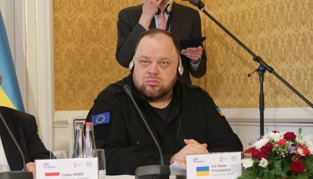Stefanchuk pide al Grupo de Visegrado asegurar un respaldo confiable a Ucrania