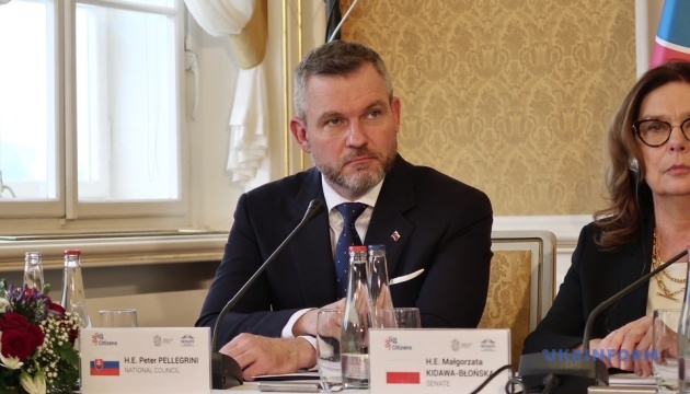 Словаччина продовжує закликати до «мирного завершення конфлікту в Україні»