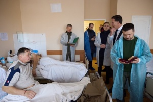 Зеленський і Рютте відвідали українських захисників у харківському шпиталі