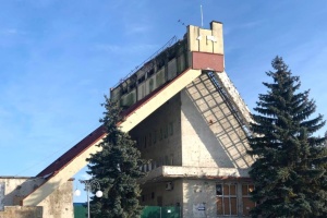 У Тростянці розпочали відновлення залізничного вокзалу, який пошкодили росіяни