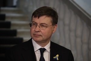 EU in talks with U.S. on Russia sanctions, but focused on finalizing its own 18th package – Dombrovskis
