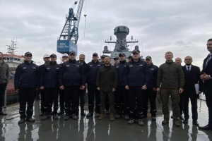 Zelensky visita en Turquía la corbeta Hetman Ivan Mazepa que se está construyendo para Ucrania