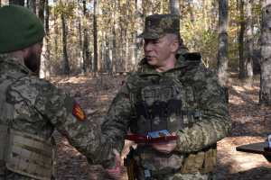 Predictability in arms supplies from allies critical for Ukraine - top commander