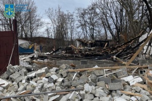 Дрон на подвір'ї, вирви та руйнування: на Черкащині й Вінниччині показали наслідки нічної атаки