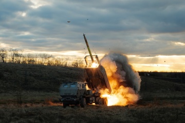 Ukrainian forces attack invaders on southern axis with HIMARS
