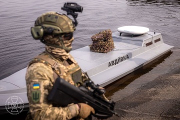 ウクライナ保安庁、改良版無人水上艇のテスト走行の様子を公開