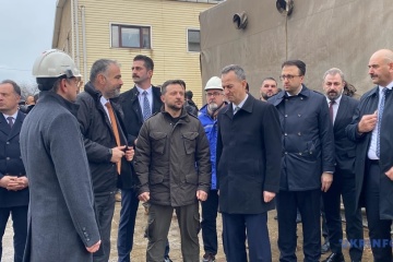 Zelensky visita en Turquía la corbeta Hetman Ivan Mazepa que se está construyendo para Ucrania