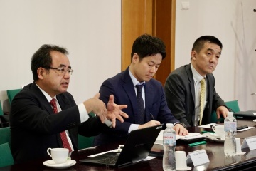 Japón interesado en invertir en la industria ucraniana del titanio