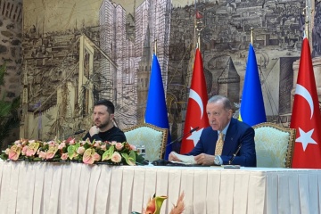 ゼレンシキー宇大統領、エルドアン・トルコ大統領と会談　防衛産業協力や食料安全保障につき協議