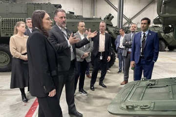 Ukrainian ambassador visits armored vehicle manufacturing plant in Canada