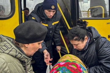 Les autorités ukrainiennes poursuivent l’évacuation de civils de la région de Soumy